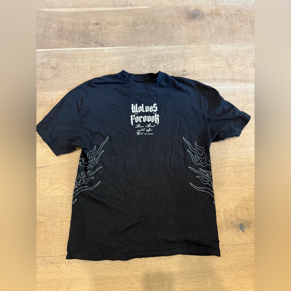Darc Sport Black 'Wolves Forever' Graphic Tee with Side Flame Prints